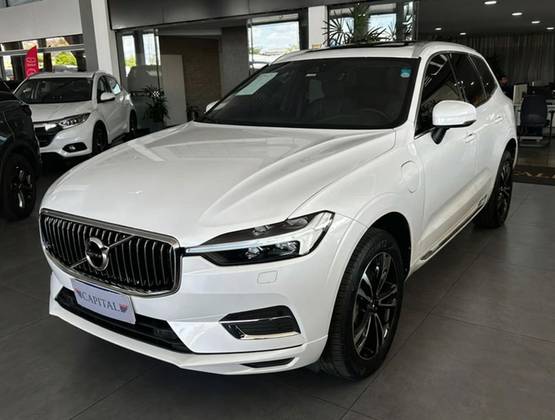 VOLVO XC60 2.0 T8 HYBRID MOMENTUM AWD GEARTRONIC